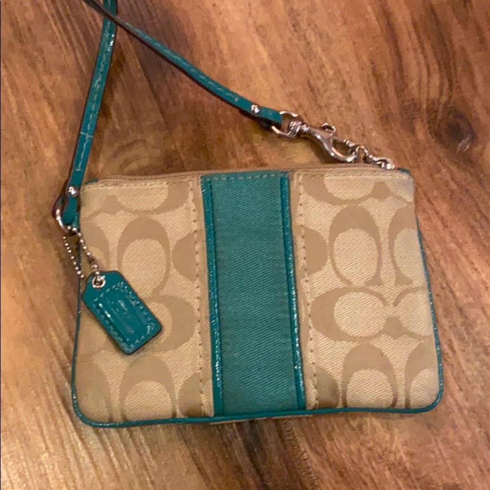 Coach Wristlet In Signature Large C Pattern - image 1